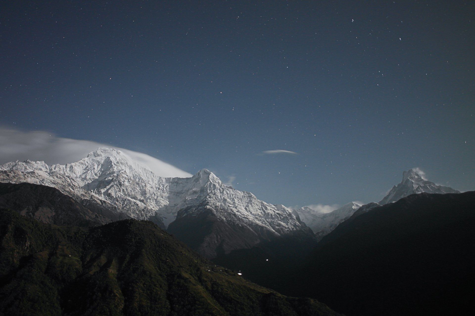 Sommet de montagne à la tombée du jour